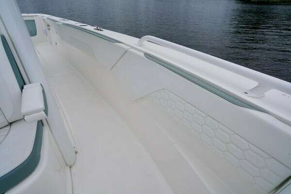 Stamas AVENTURA 33T Yacht For Sale