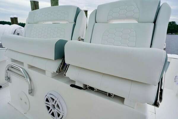 Stamas AVENTURA 33T Yacht For Sale