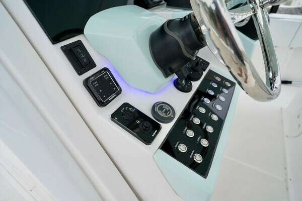 Stamas AVENTURA 33T Yacht For Sale