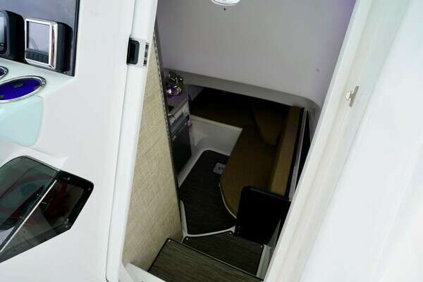 Stamas AVENTURA 33T Yacht For Sale