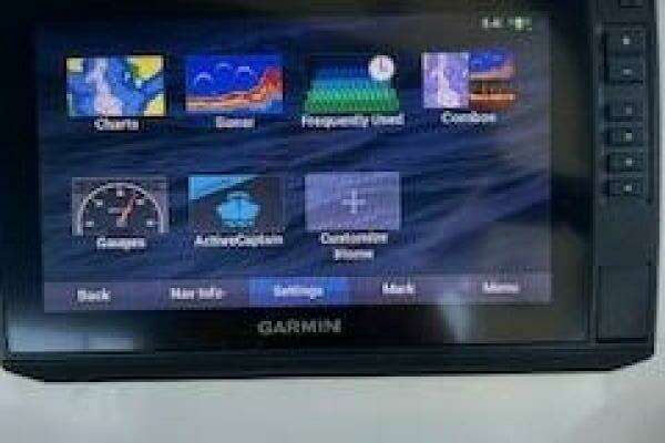 Photo of the 1996 Sea Ray 330 Express Cruiser