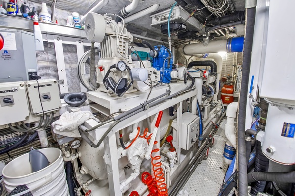 4 Umbrellas 78ft Jongert Yacht For Sale