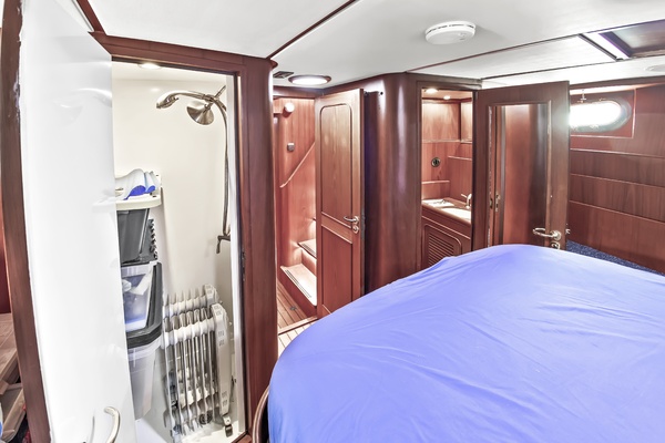 4 Umbrellas 78ft Jongert Yacht For Sale