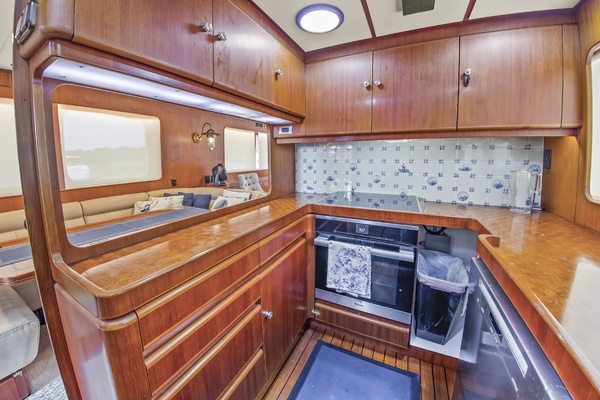 4 Umbrellas 78ft Jongert Yacht For Sale