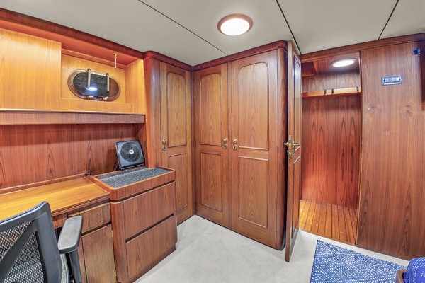 4 Umbrellas 78ft Jongert Yacht For Sale