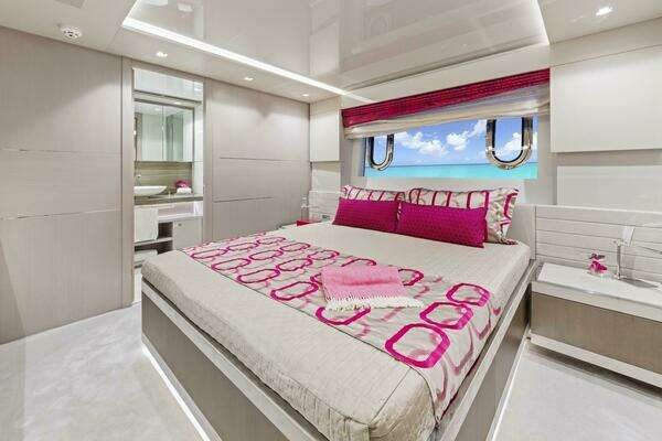 Custom Line  Yacht For Sale