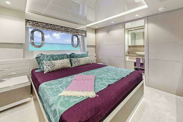 Custom Line  Yacht For Sale
