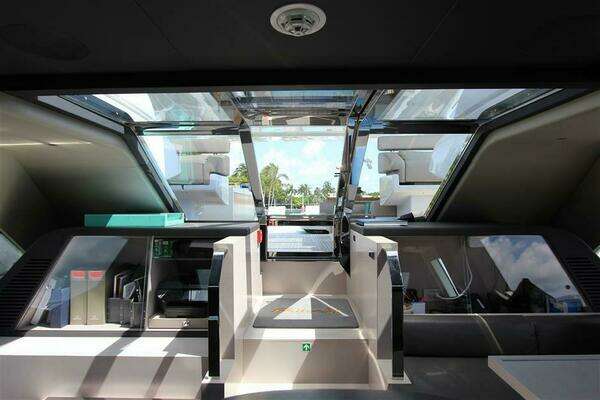 Custom Line  Yacht For Sale
