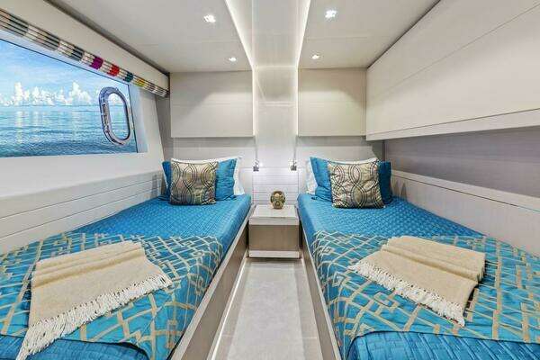Custom Line  Yacht For Sale