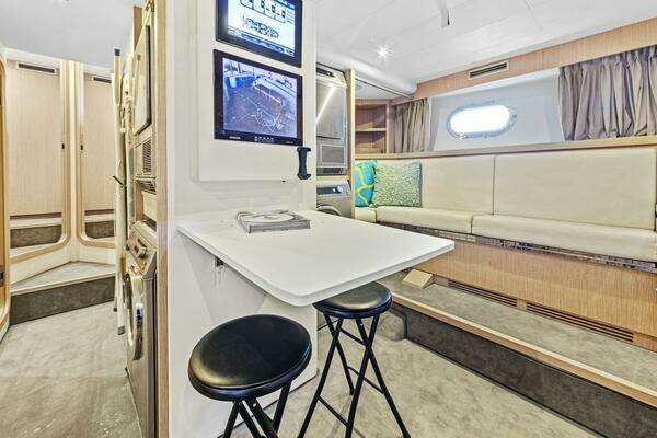 Custom Line  Yacht For Sale