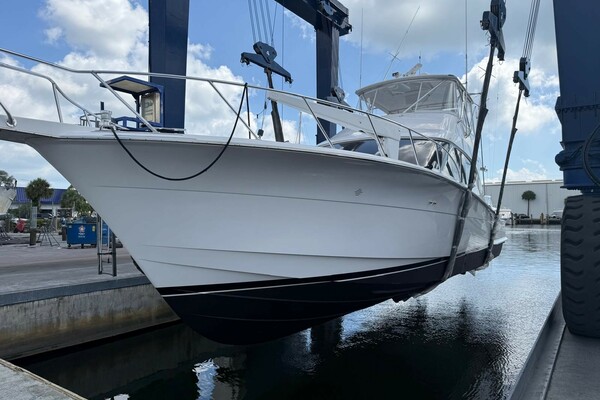54ft Hatteras Yacht For Sale