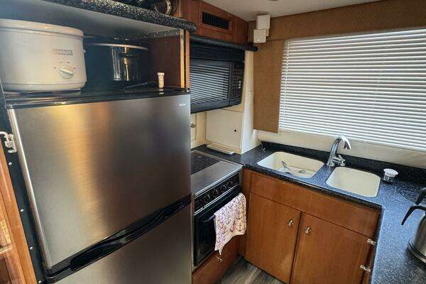 Carver  Yacht For Sale