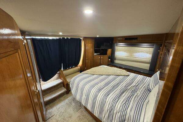 Carver  Yacht For Sale