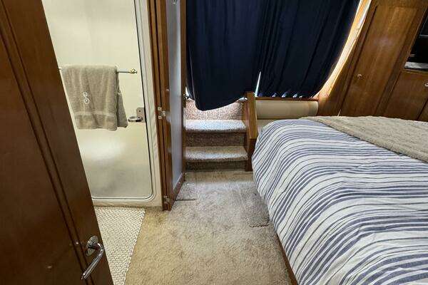 Carver  Yacht For Sale