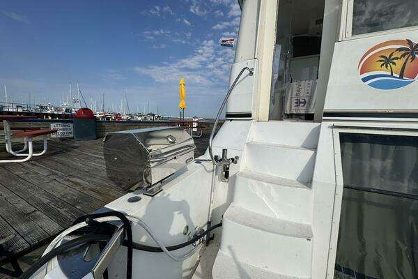 Carver  Yacht For Sale