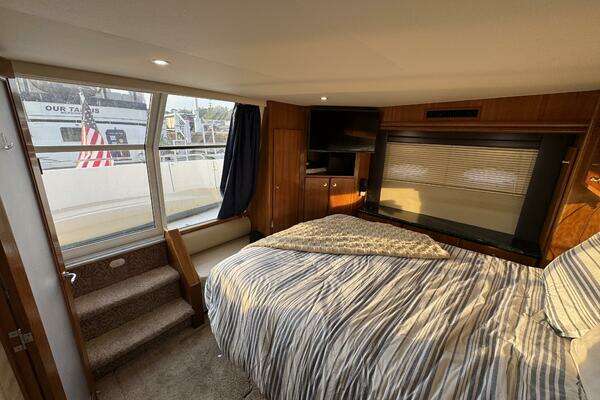 Carver  Yacht For Sale
