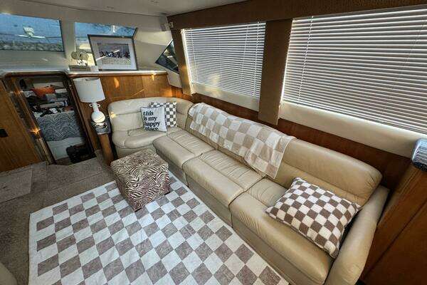 Carver  Yacht For Sale