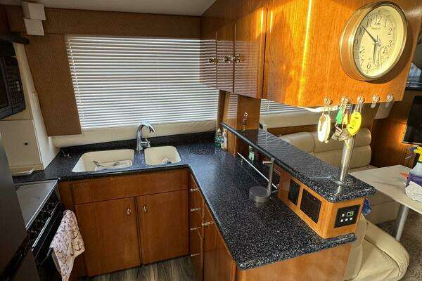 Carver  Yacht For Sale
