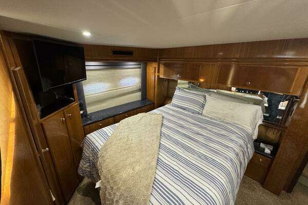 Carver  Yacht For Sale