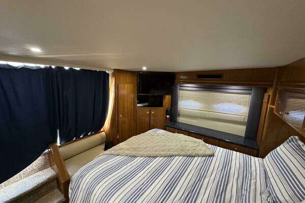 Carver  Yacht For Sale