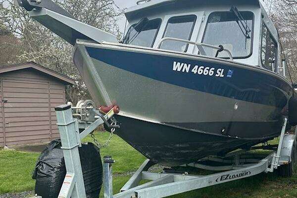 24ft Hewescraft Yacht For Sale