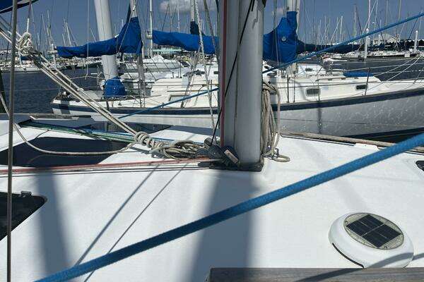 Photo of the 1992 Hunter 33.5 "Gris Gris II"