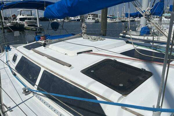 Photo of the 1992 Hunter 33.5 "Gris Gris II"