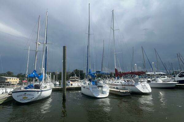 Photo of the 1992 Hunter 33.5 "Gris Gris II"