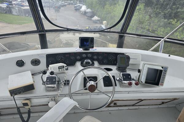 37ft Chris Craft Yacht For Sale