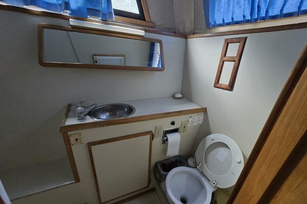 37ft Chris Craft Yacht For Sale