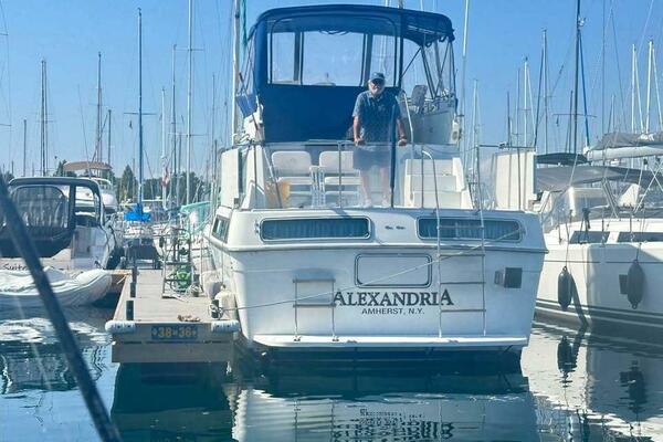 37ft Chris Craft Yacht For Sale