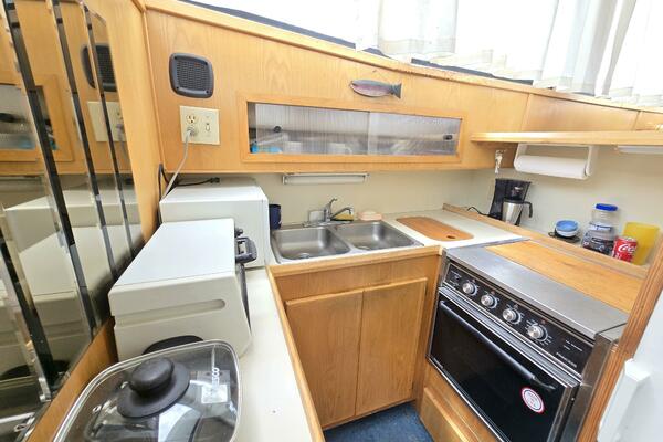 37ft Chris Craft Yacht For Sale