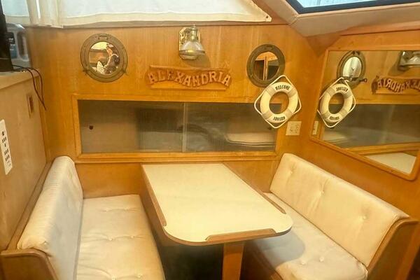 37ft Chris Craft Yacht For Sale