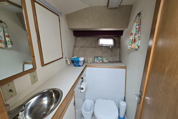 37ft Chris Craft Yacht For Sale