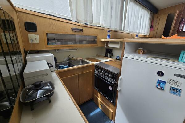 37ft Chris Craft Yacht For Sale