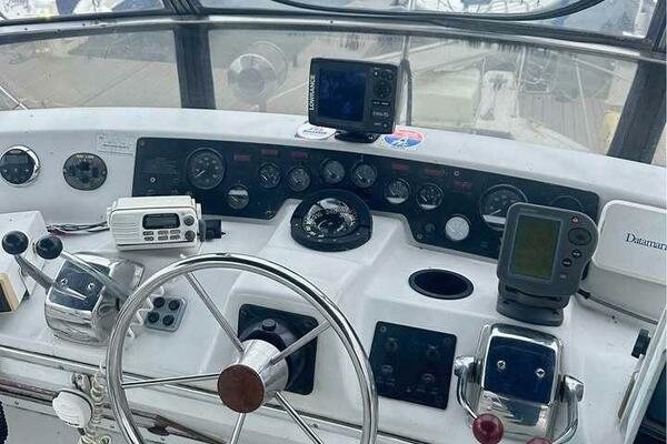 37ft Chris Craft Yacht For Sale