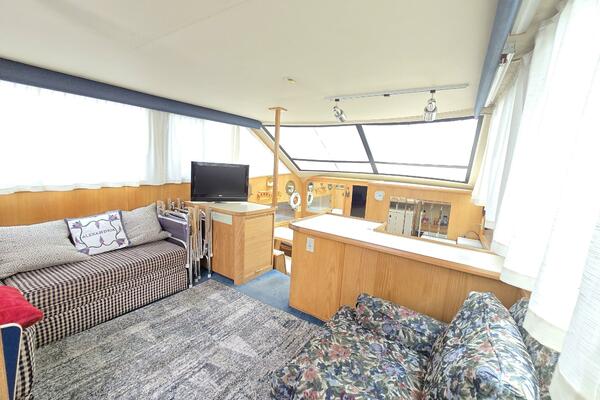 37ft Chris Craft Yacht For Sale