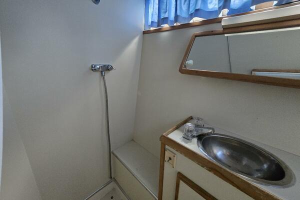 37ft Chris Craft Yacht For Sale