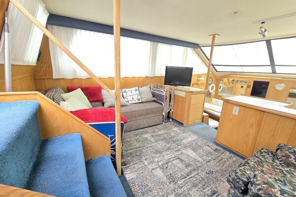 37ft Chris Craft Yacht For Sale