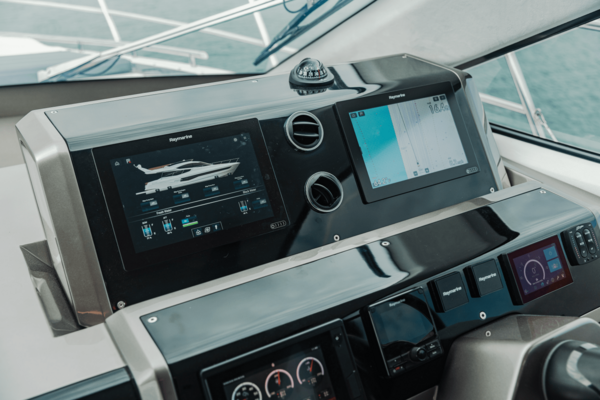 Galeon 550 FLY Yacht For Sale