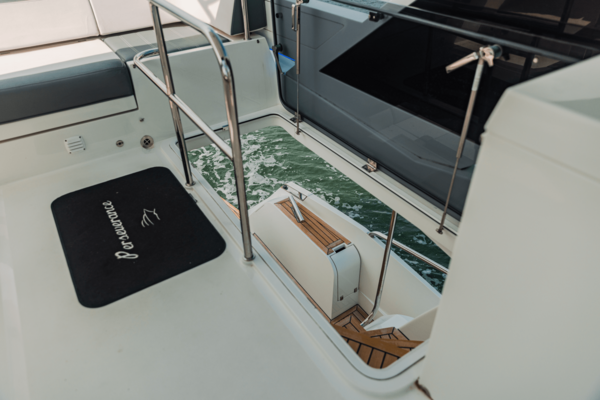 Galeon 550 FLY Yacht For Sale