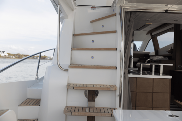 Galeon 550 FLY Yacht For Sale