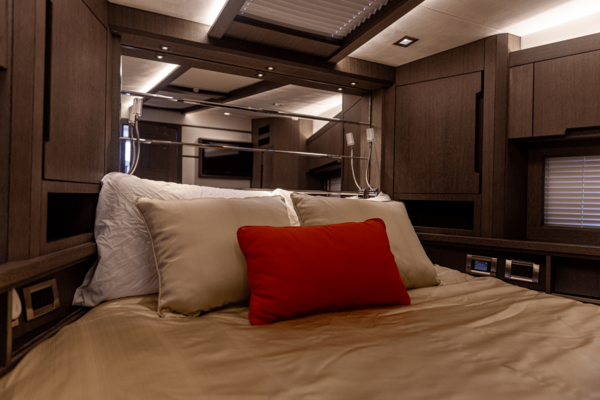 Galeon 550 FLY Yacht For Sale