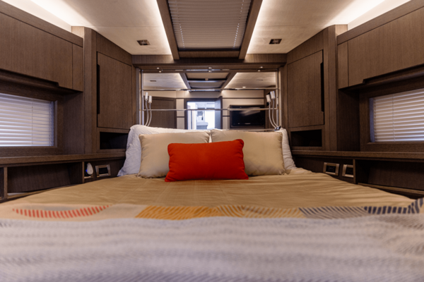 Galeon 550 FLY Yacht For Sale