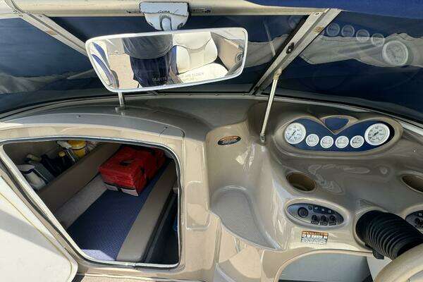 Photo of the 2003 Bayliner 212 Capri Cuddy Cabin