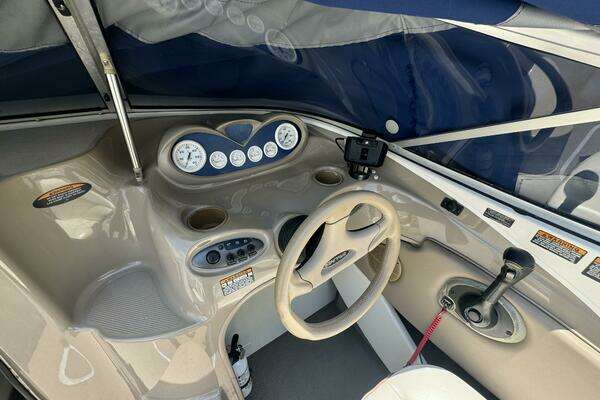 Photo of the 2003 Bayliner 212 Capri Cuddy Cabin