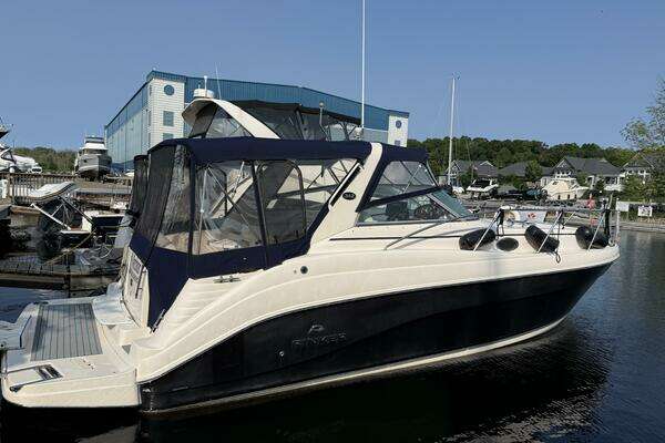 34-ft-Rinker-2005-342 Fiesta Vee-Midland Ontario Canada yacht for sale