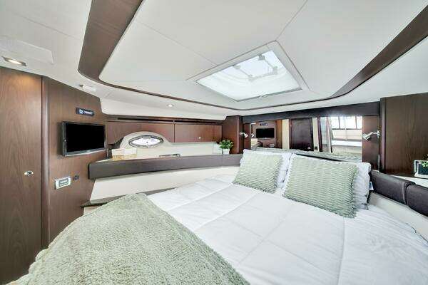 Meridian 441 Sedan Yacht For Sale
