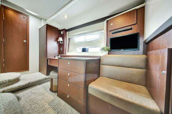 Meridian 441 Sedan Yacht For Sale