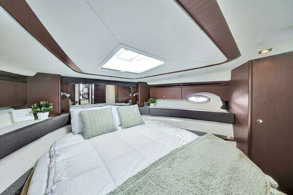 Meridian 441 Sedan Yacht For Sale